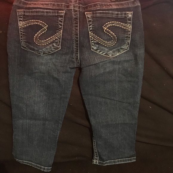 Size 27 silver capri jeans - Picture 2 of 5